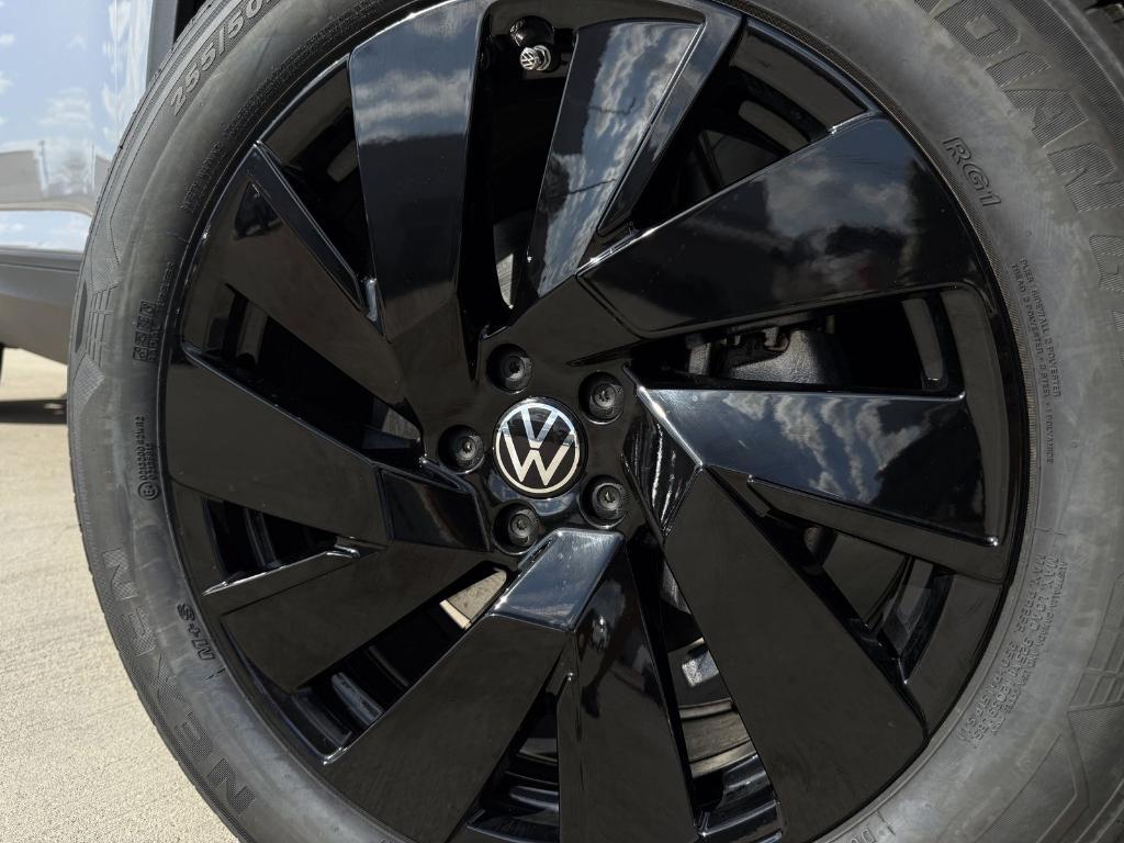 new 2026 Volkswagen Atlas car, priced at $41,439