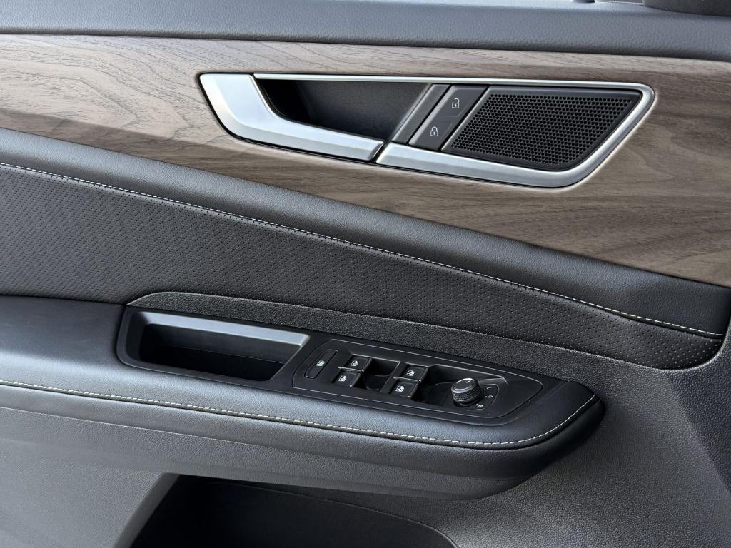 new 2026 Volkswagen Atlas car, priced at $40,421