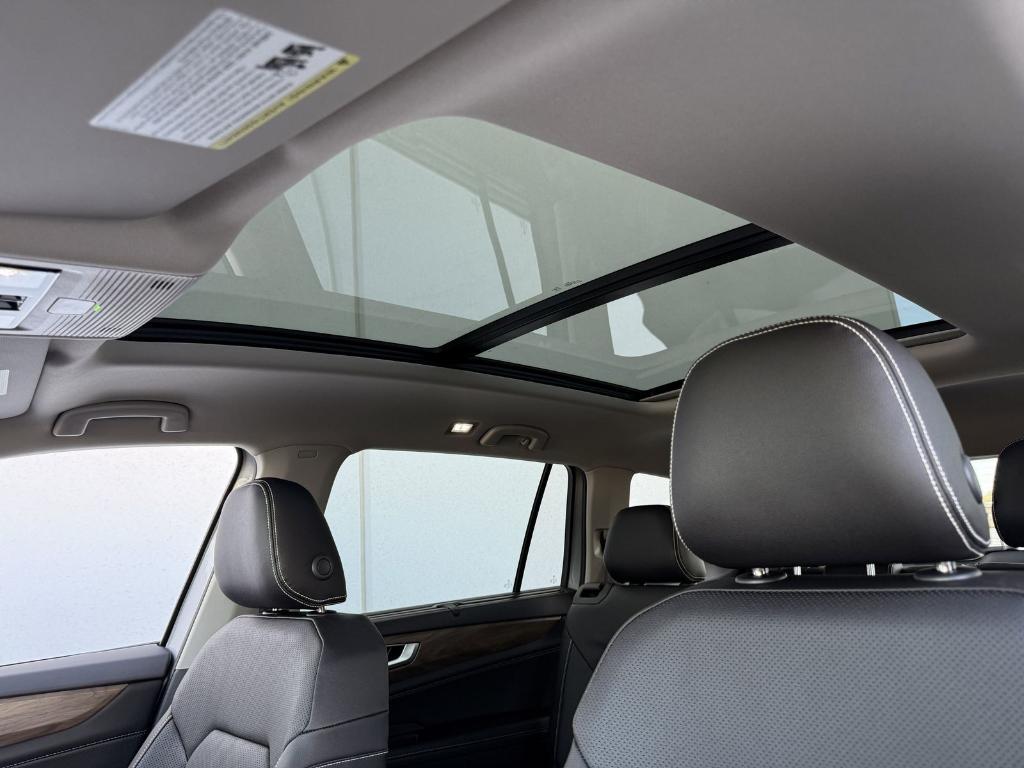 new 2026 Volkswagen Atlas car, priced at $40,421