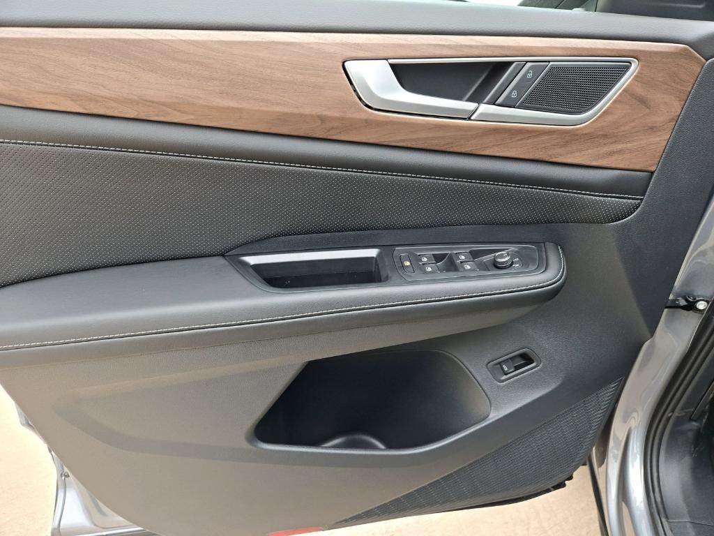 new 2026 Volkswagen Atlas car, priced at $40,355