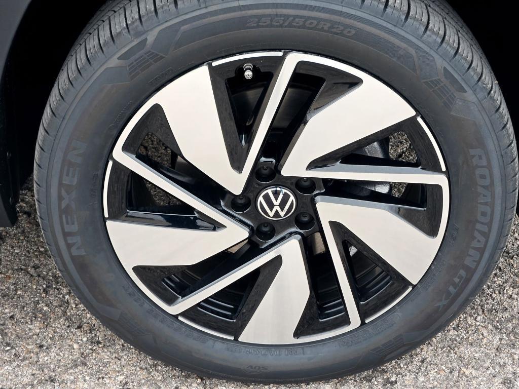 new 2026 Volkswagen Atlas car, priced at $40,355