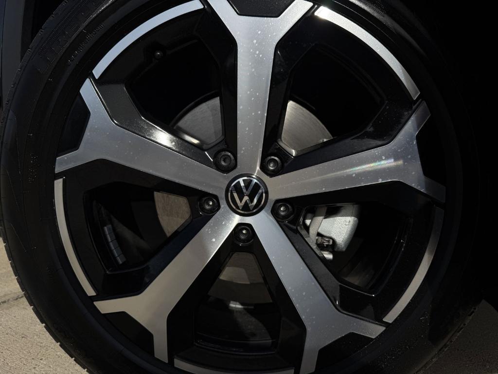 new 2026 Volkswagen Tiguan car, priced at $33,696