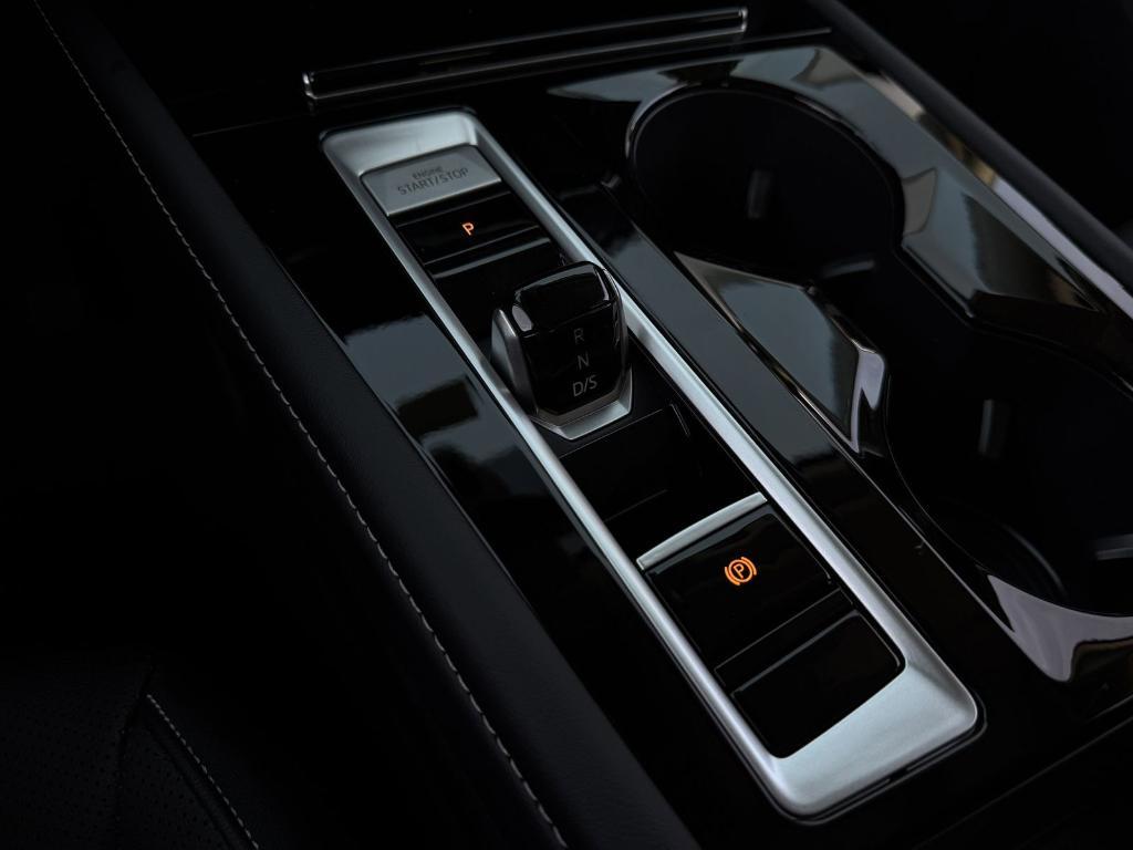 new 2026 Volkswagen Atlas car, priced at $43,654