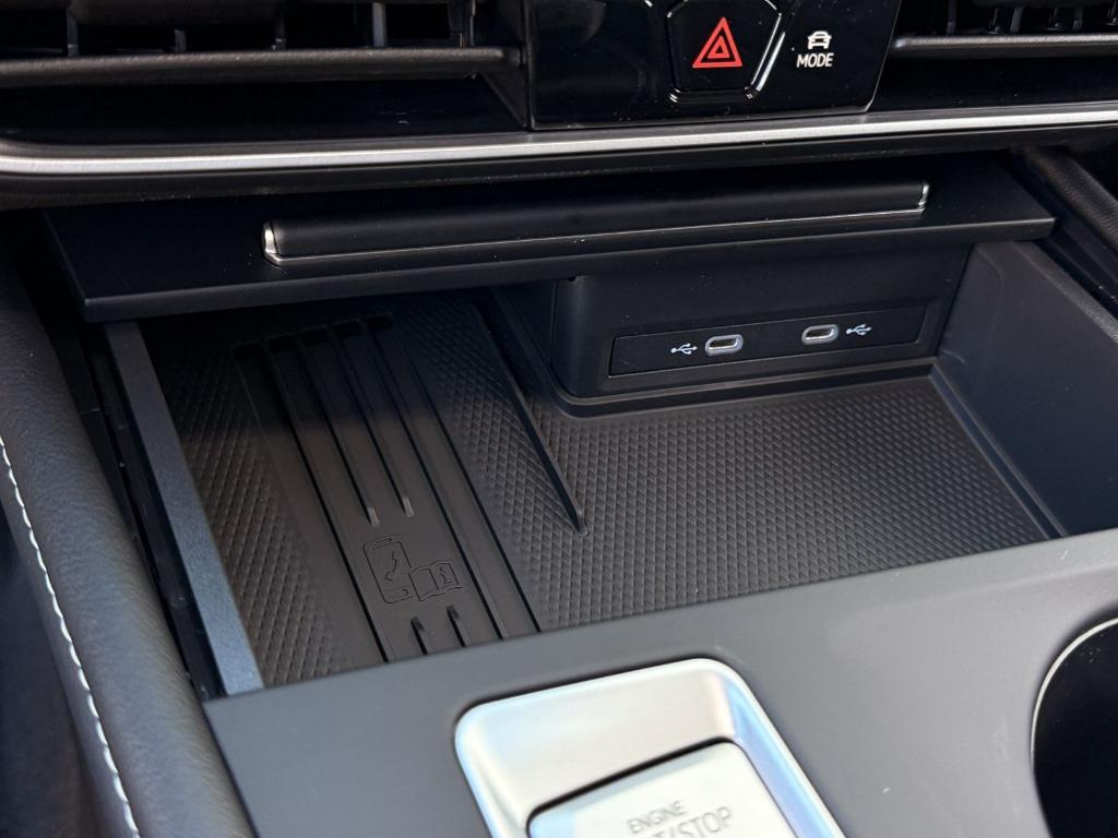 new 2026 Volkswagen Atlas car, priced at $38,626