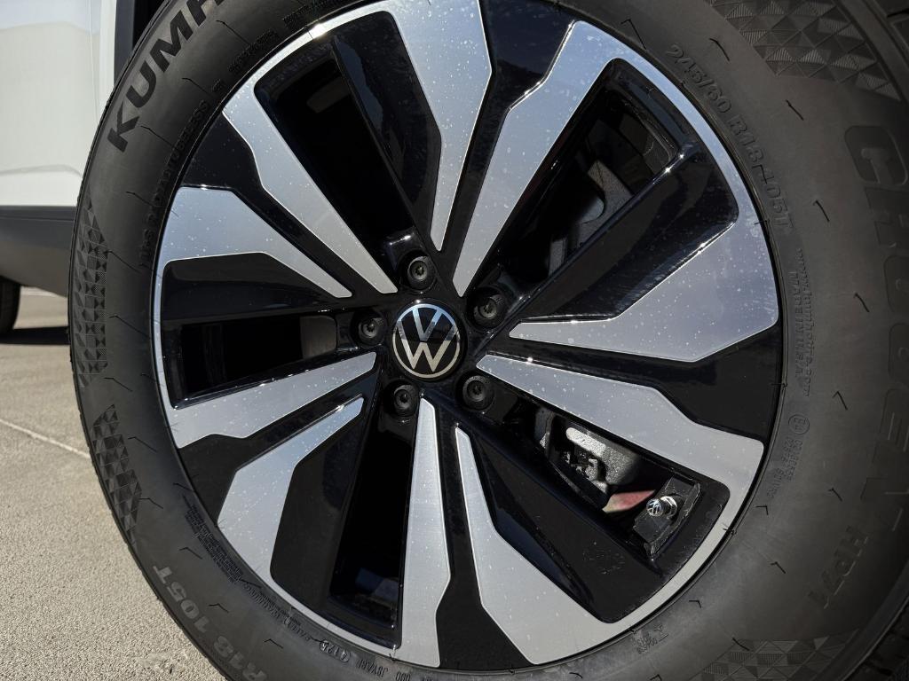 new 2026 Volkswagen Atlas car, priced at $38,626