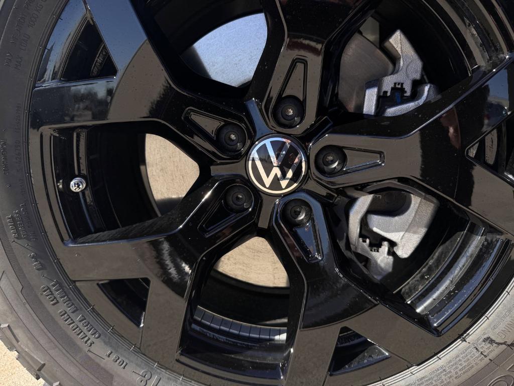 new 2026 Volkswagen Atlas car, priced at $44,858