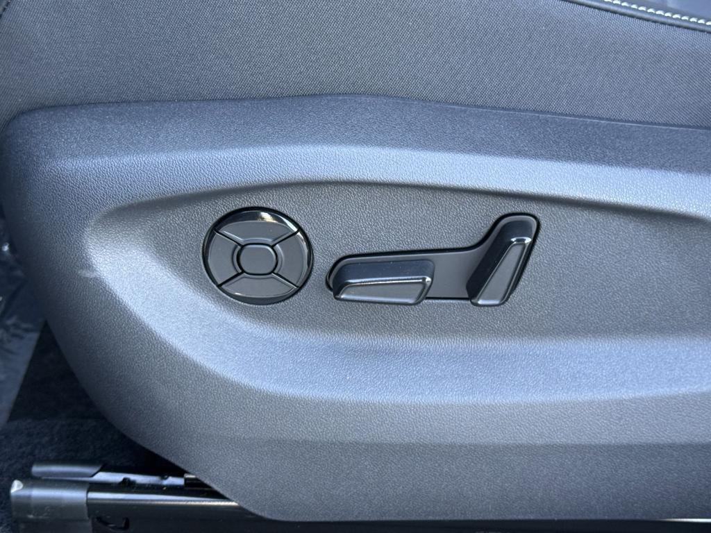 new 2026 Volkswagen Tiguan car, priced at $32,823