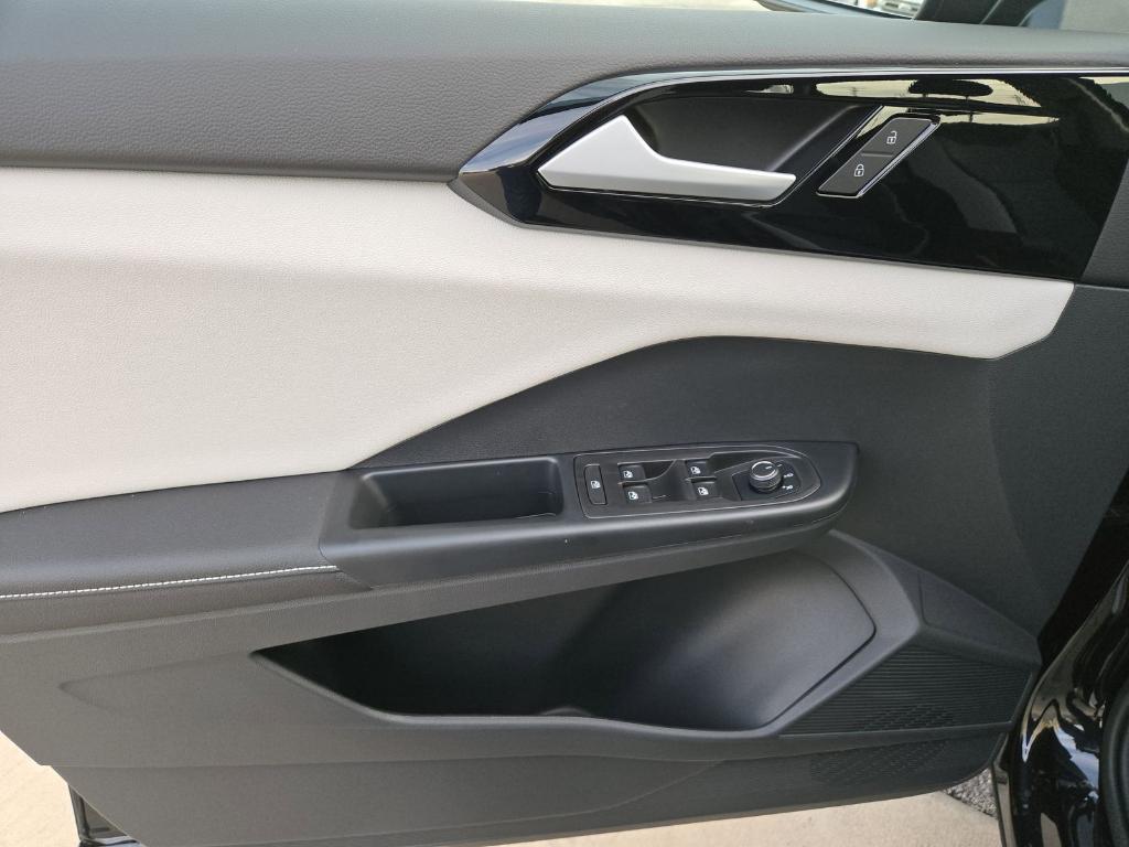 new 2026 Volkswagen Taos car, priced at $25,596