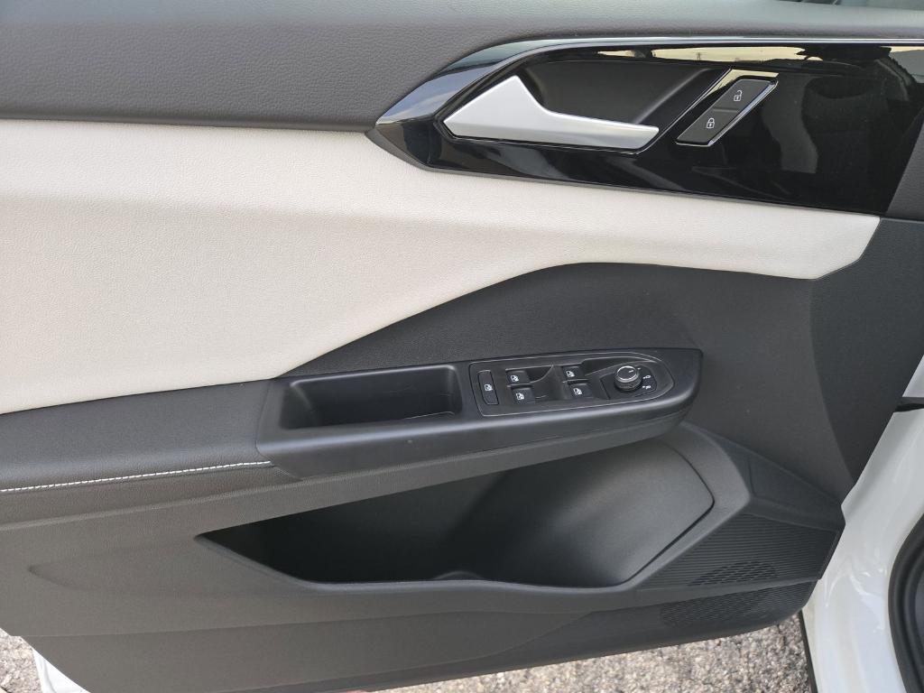 new 2026 Volkswagen Taos car, priced at $26,096