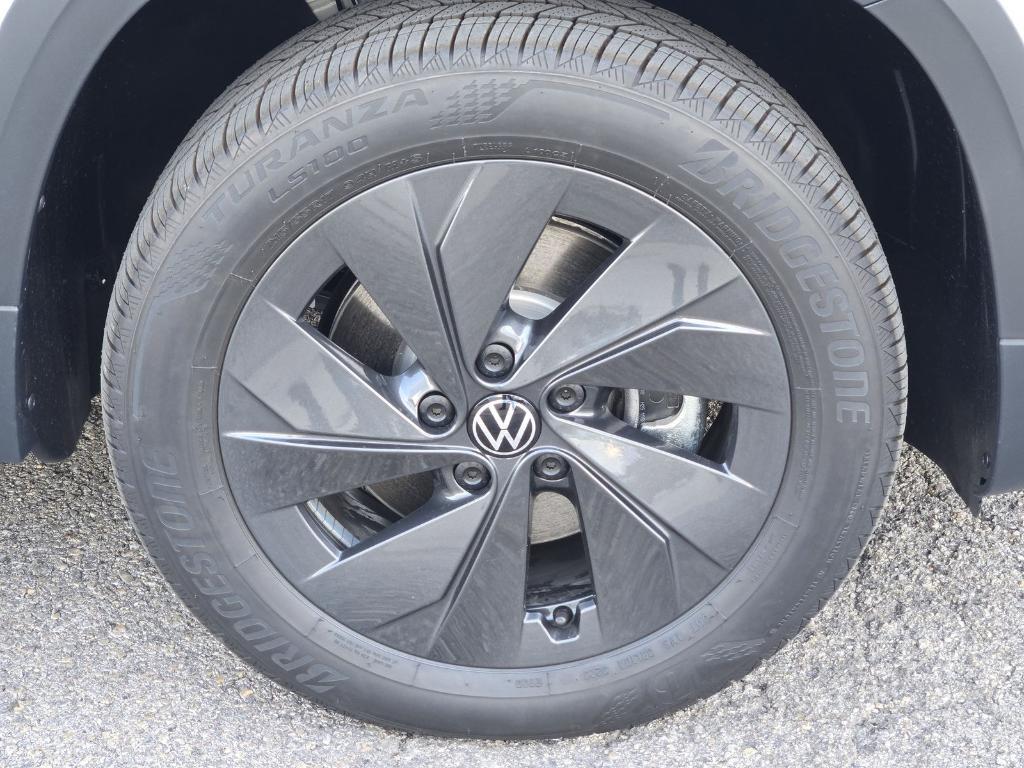 new 2026 Volkswagen Taos car, priced at $26,096