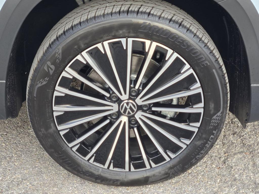 new 2026 Volkswagen Taos car, priced at $28,996
