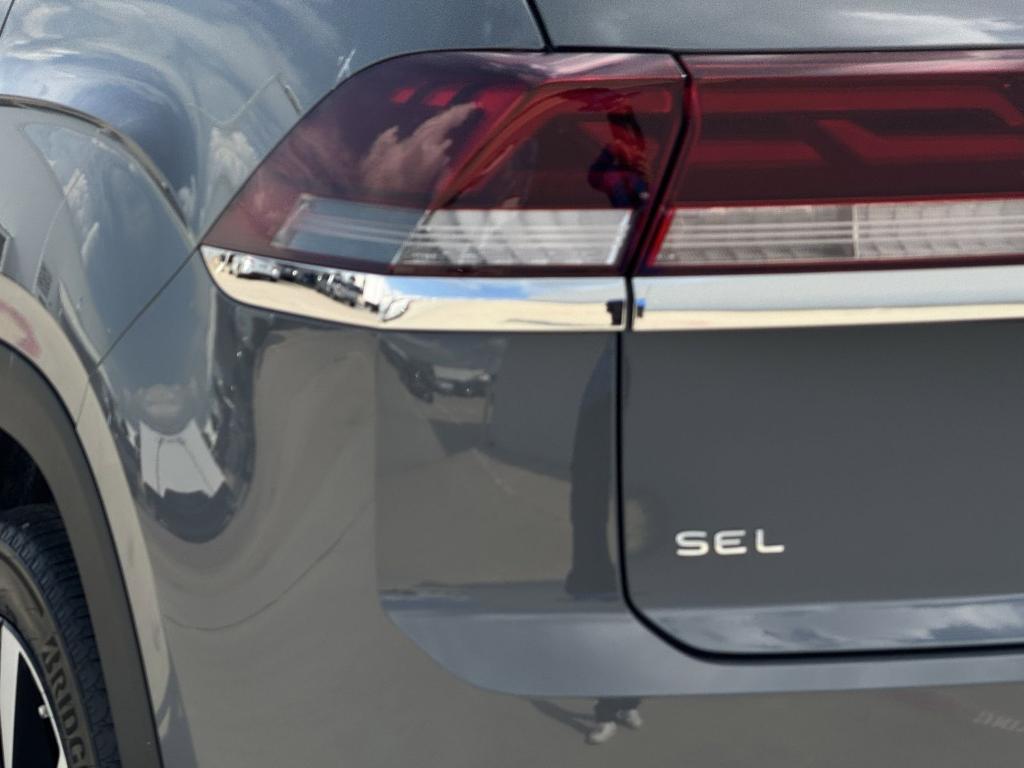 new 2026 Volkswagen Atlas Cross Sport car, priced at $49,289