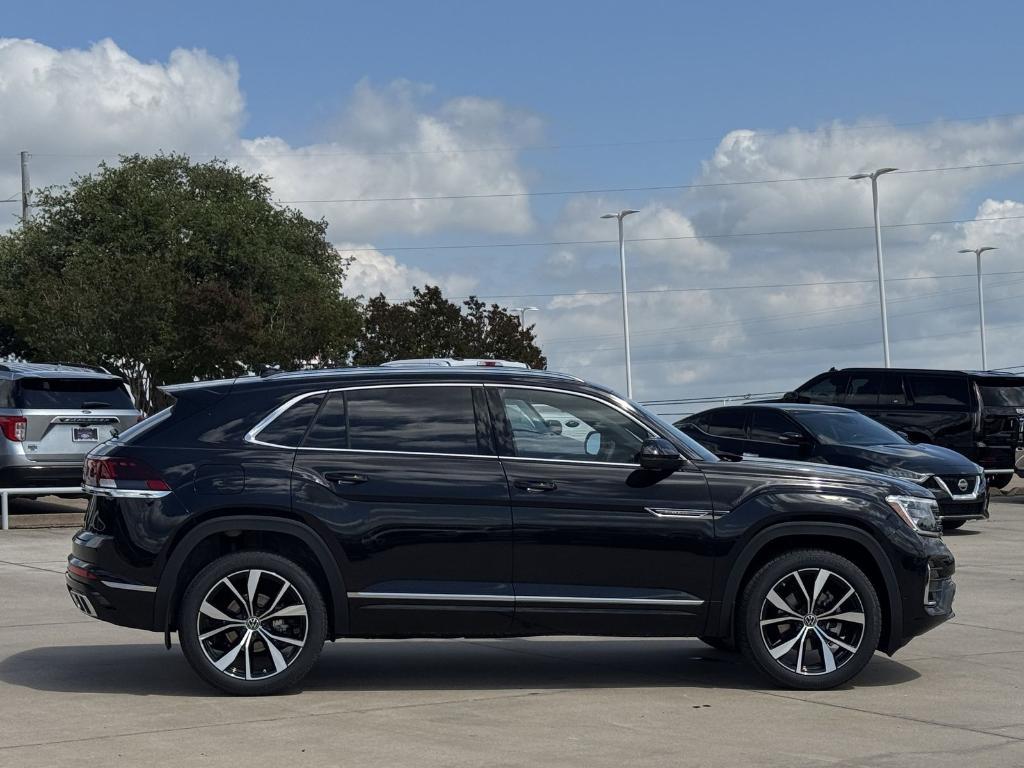 new 2026 Volkswagen Atlas Cross Sport car, priced at $48,673