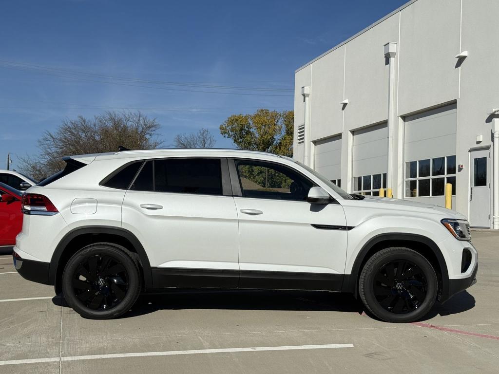 new 2026 Volkswagen Atlas Cross Sport car, priced at $41,486