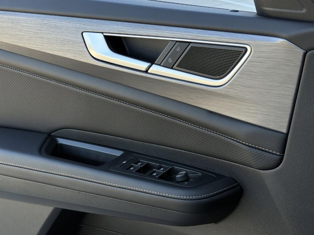 new 2026 Volkswagen Atlas Cross Sport car, priced at $41,486