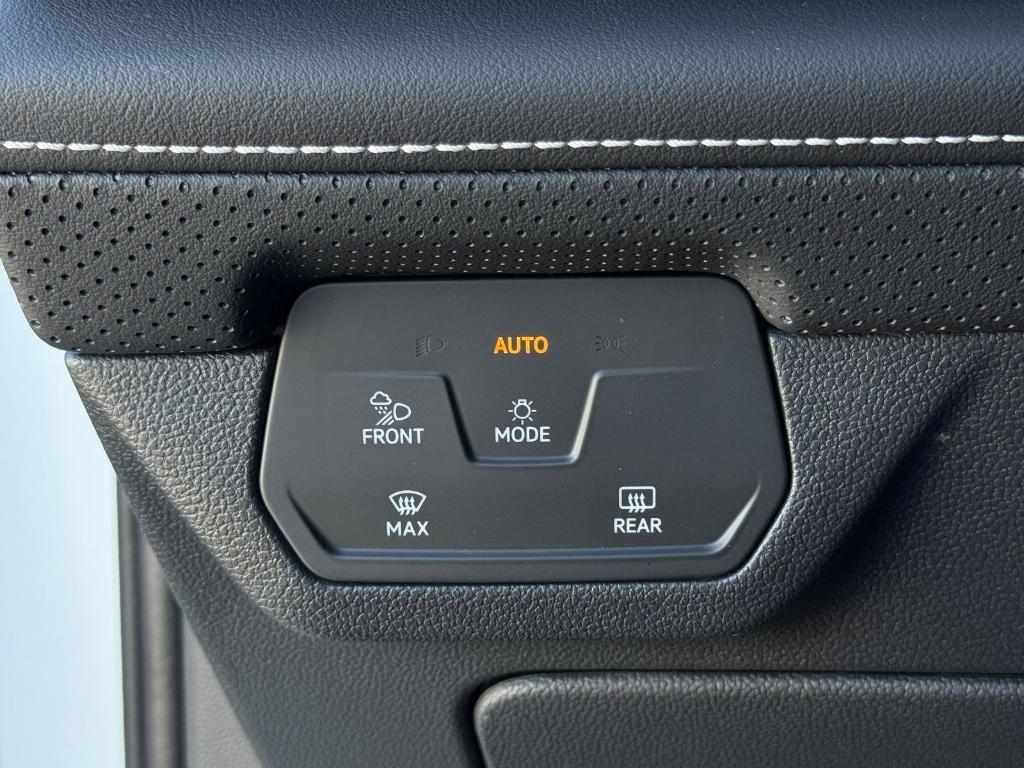 new 2026 Volkswagen Atlas Cross Sport car, priced at $41,486