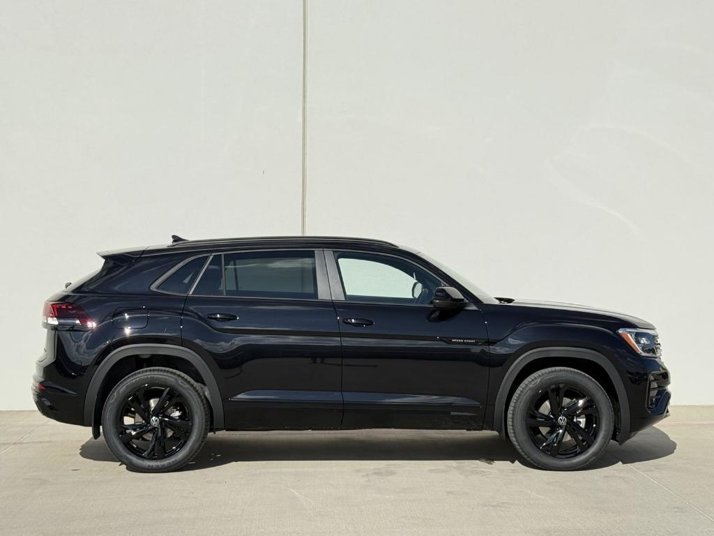 new 2026 Volkswagen Atlas Cross Sport car, priced at $49,301