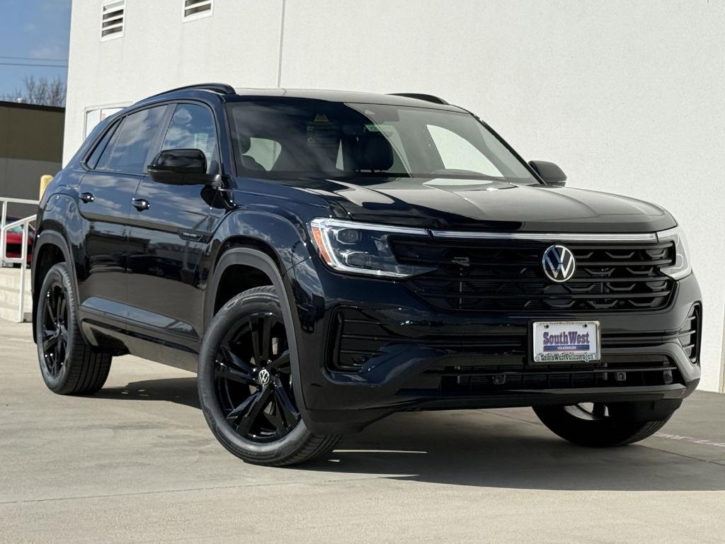 new 2026 Volkswagen Atlas Cross Sport car, priced at $49,301