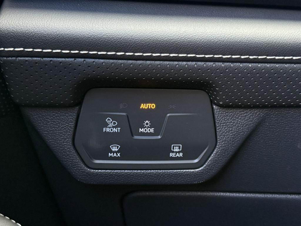 new 2026 Volkswagen Atlas Cross Sport car, priced at $49,301