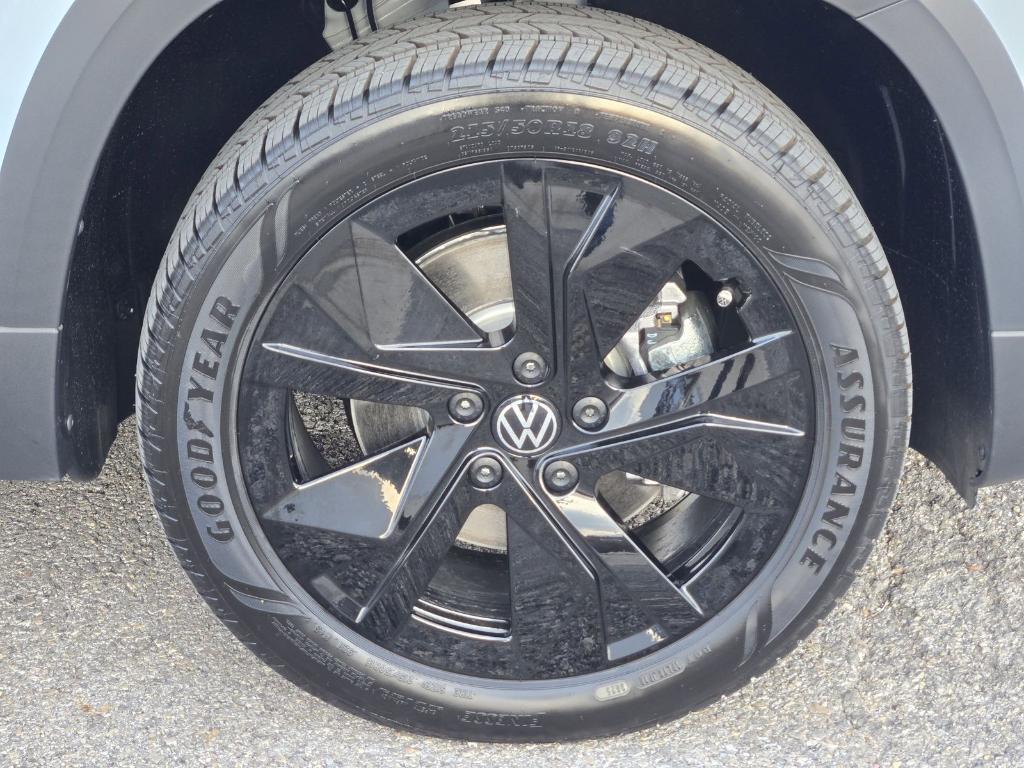 new 2026 Volkswagen Taos car, priced at $31,130