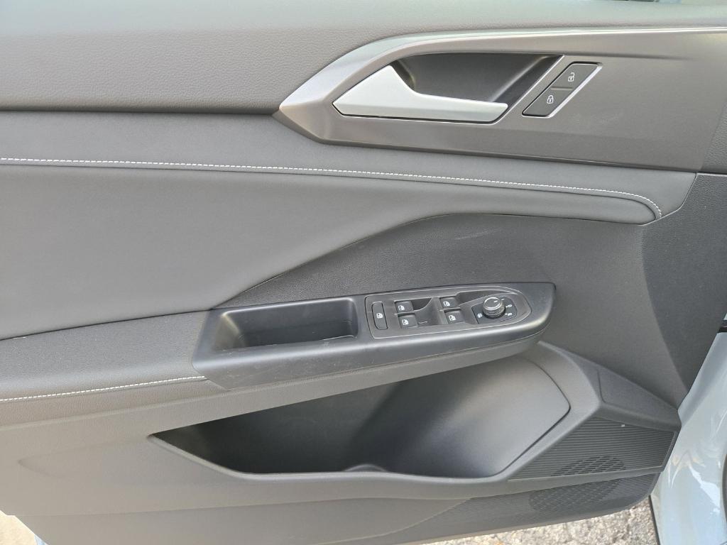 new 2026 Volkswagen Taos car, priced at $31,130