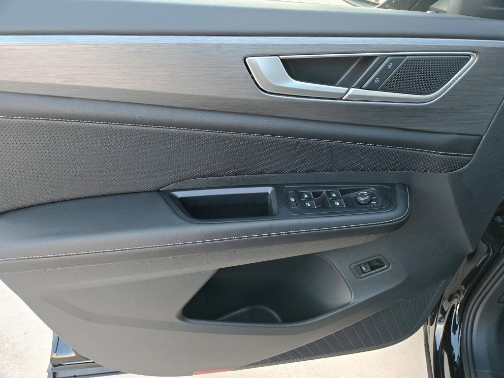 new 2026 Volkswagen Atlas Cross Sport car, priced at $41,058