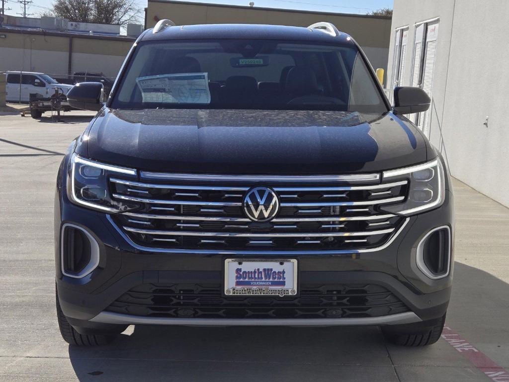 new 2025 Volkswagen Atlas car, priced at $36,038