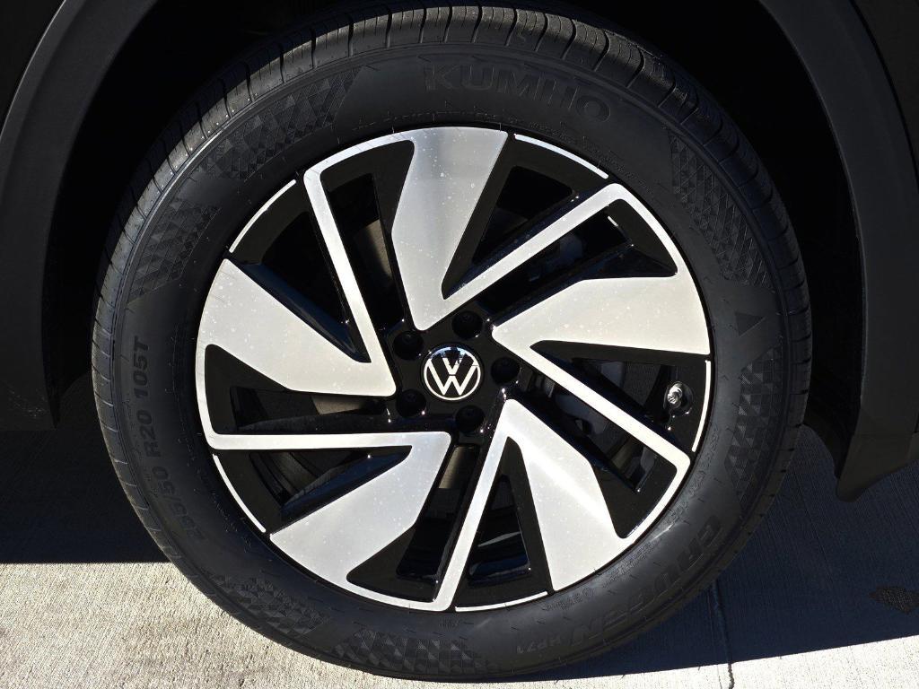 new 2025 Volkswagen Atlas car, priced at $36,038