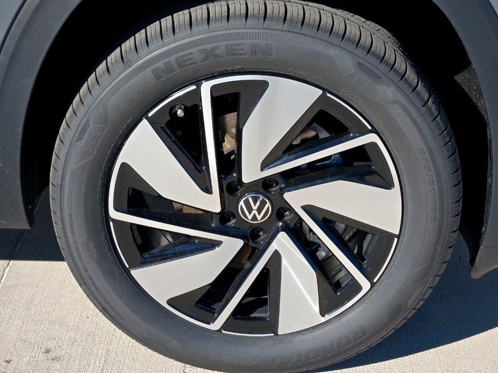 new 2026 Volkswagen Atlas car, priced at $41,367