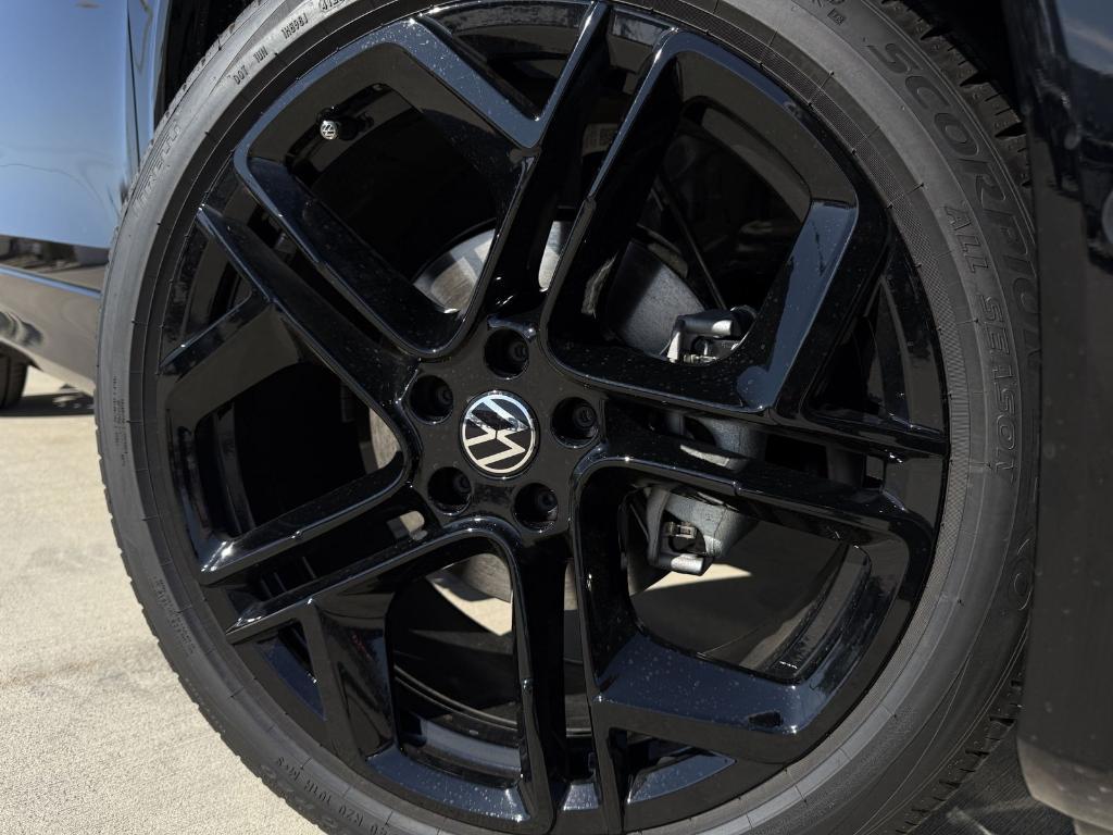 new 2026 Volkswagen Tiguan car, priced at $37,654