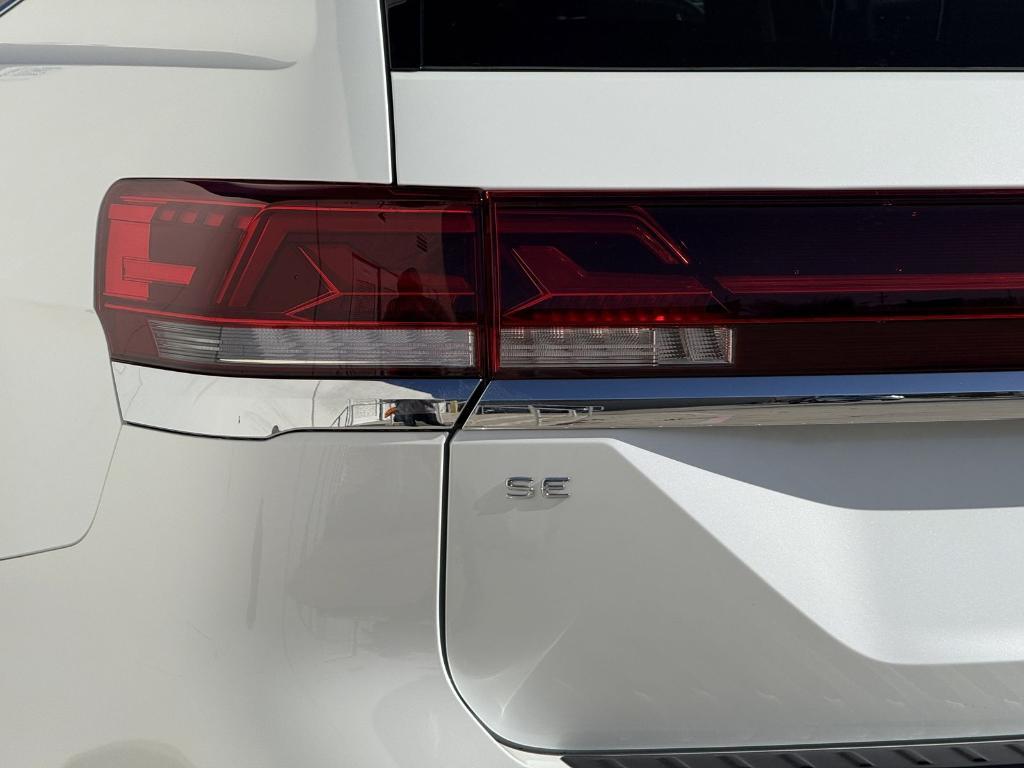 new 2026 Volkswagen Atlas car, priced at $40,859