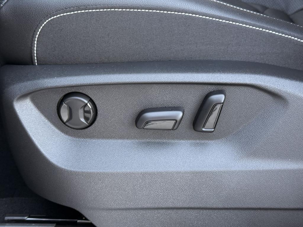 new 2026 Volkswagen Atlas car, priced at $40,859