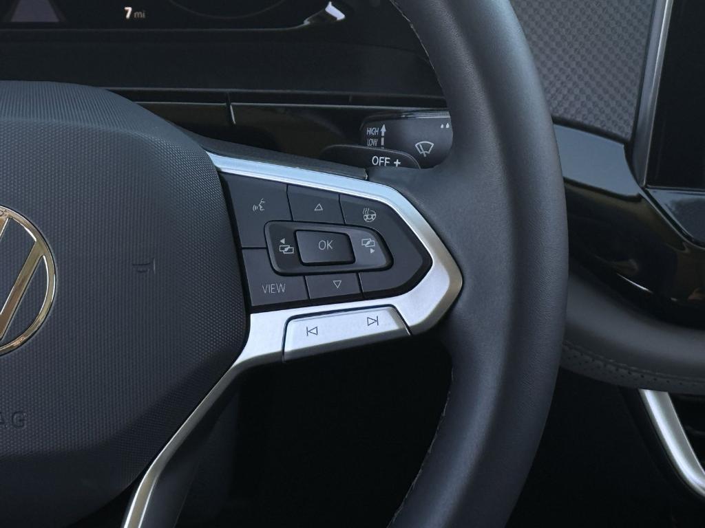 new 2026 Volkswagen Atlas car, priced at $45,851