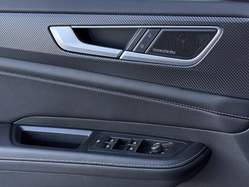 new 2026 Volkswagen Atlas Cross Sport car, priced at $49,871