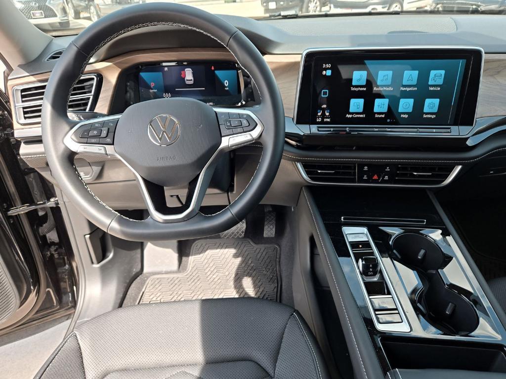 new 2024 Volkswagen Atlas car, priced at $33,418