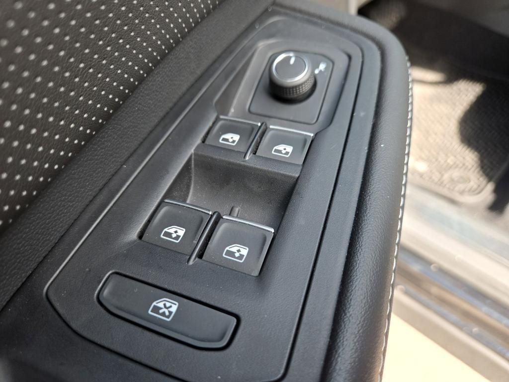 new 2024 Volkswagen Atlas car, priced at $33,418