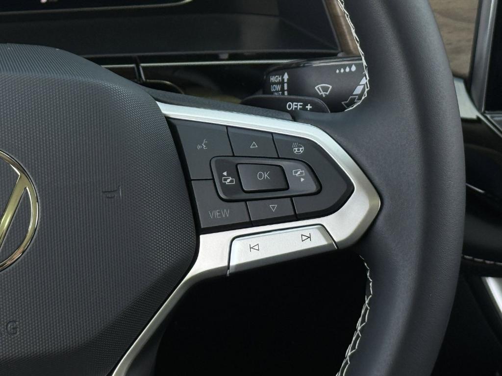 new 2026 Volkswagen Atlas car, priced at $41,255