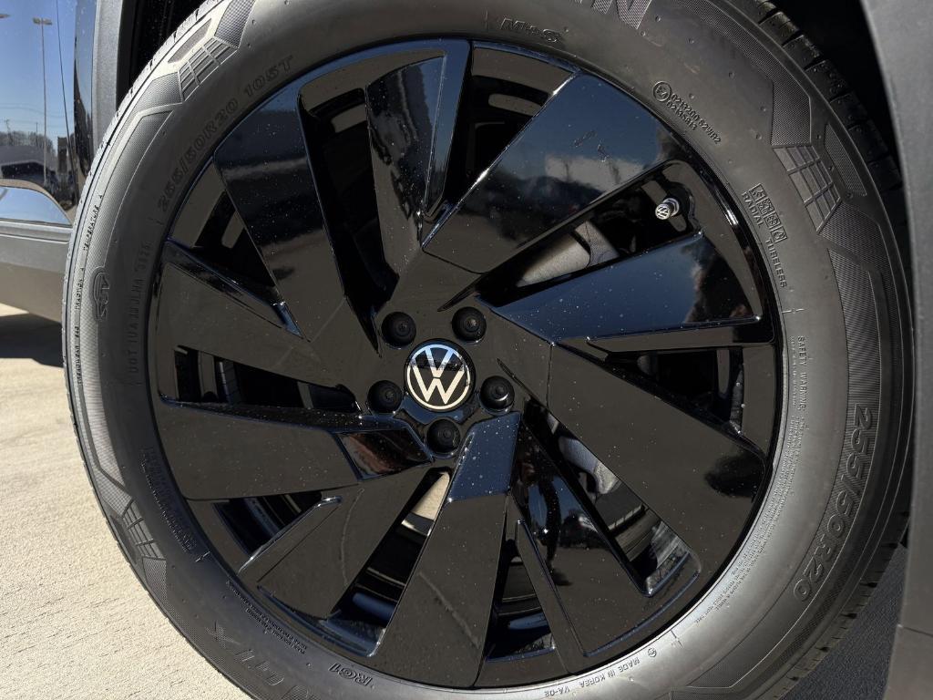 new 2026 Volkswagen Atlas car, priced at $41,839