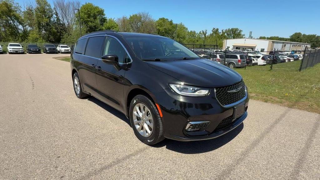 used 2022 Chrysler Pacifica car, priced at $23,000