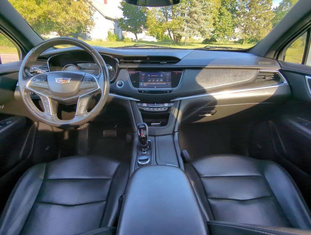used 2022 Cadillac XT5 car, priced at $24,862