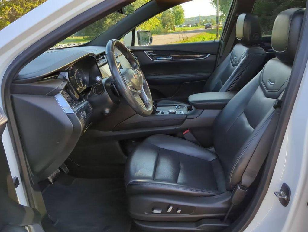 used 2022 Cadillac XT5 car, priced at $24,862