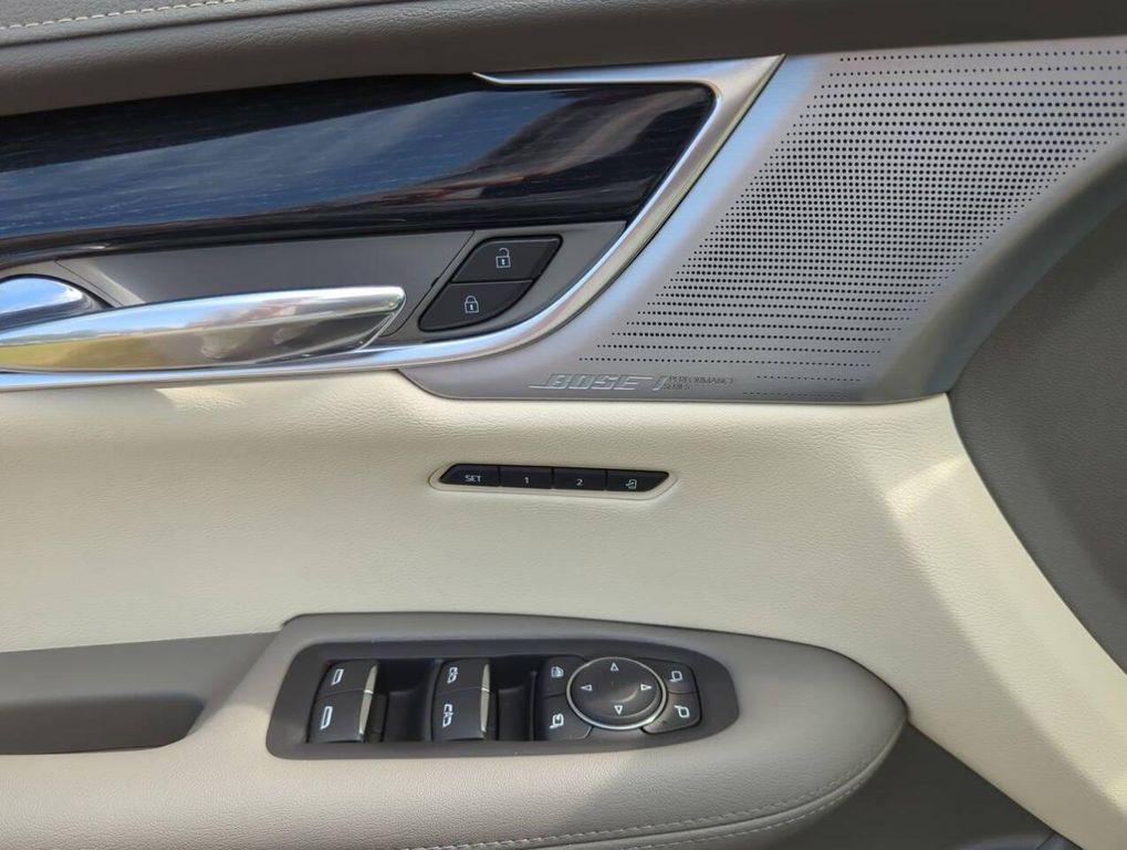 used 2024 Cadillac XT6 car, priced at $38,495