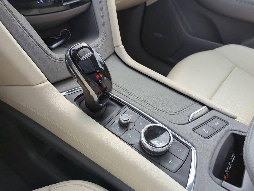 used 2024 Cadillac XT6 car, priced at $38,495