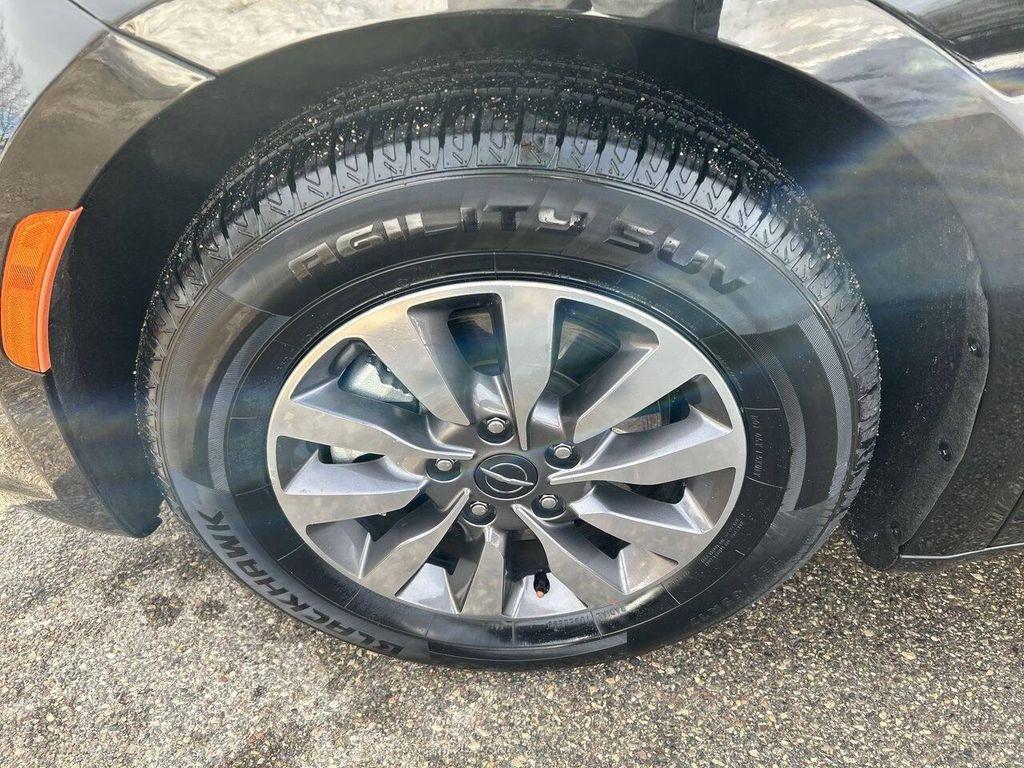 used 2024 Chrysler Pacifica Hybrid car, priced at $25,190