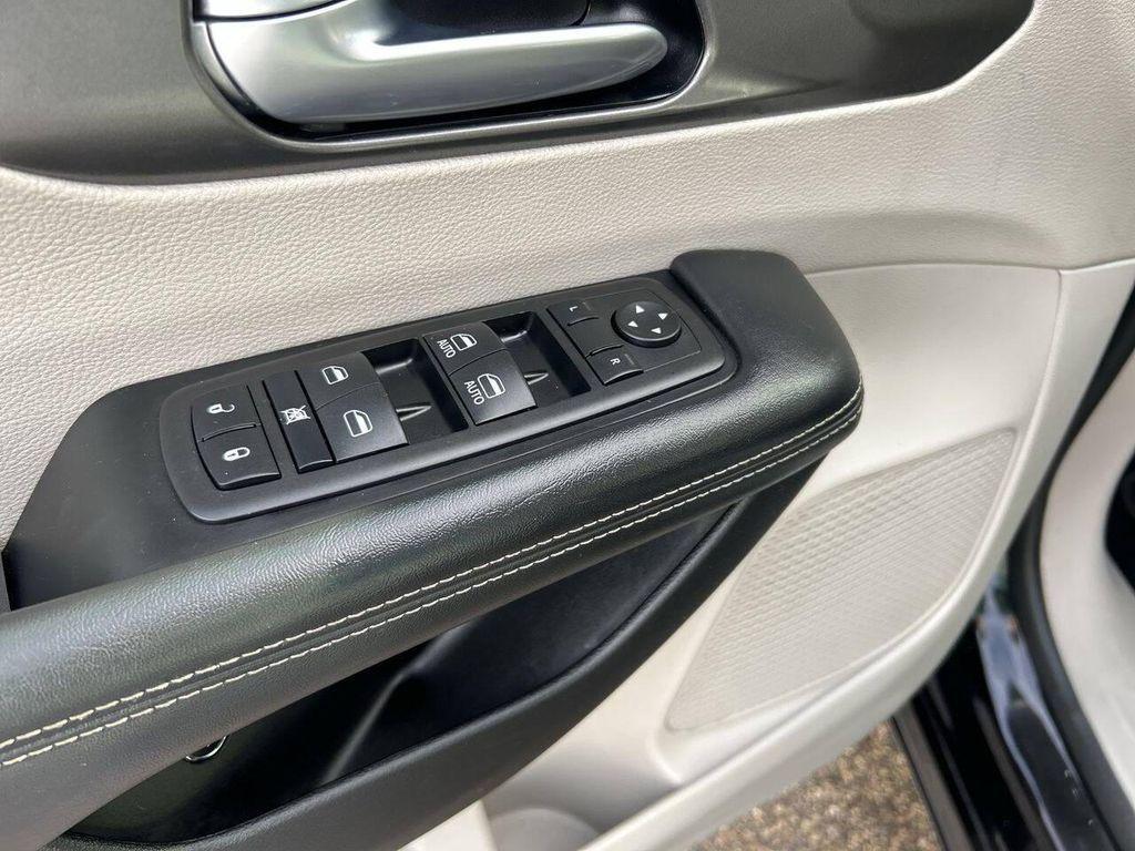 used 2024 Chrysler Pacifica Hybrid car, priced at $25,190