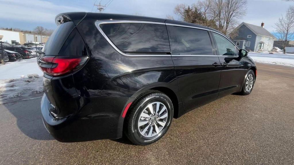 used 2024 Chrysler Pacifica Hybrid car, priced at $25,190
