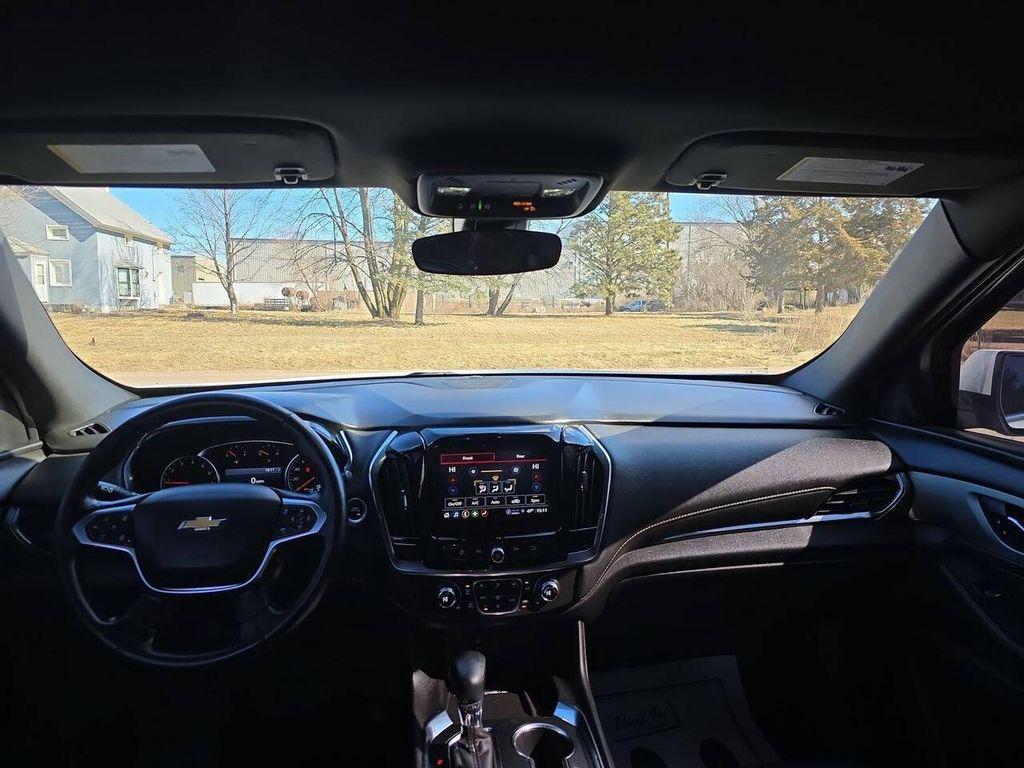 used 2023 Chevrolet Traverse car, priced at $22,195