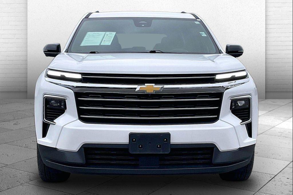used 2024 Chevrolet Traverse car, priced at $31,000