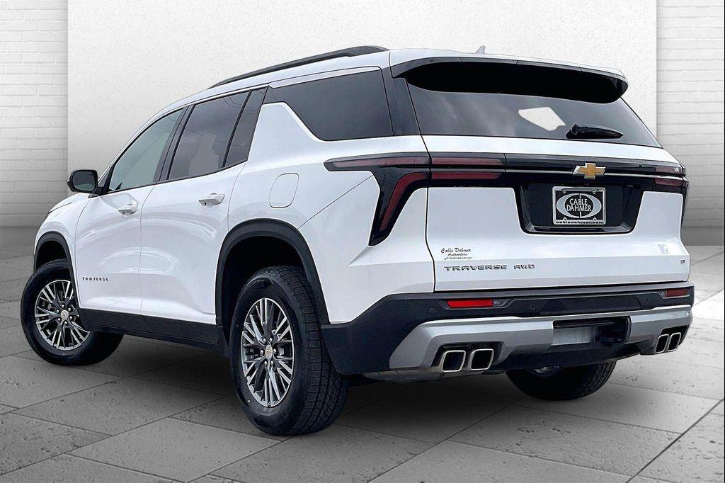 used 2024 Chevrolet Traverse car, priced at $31,000