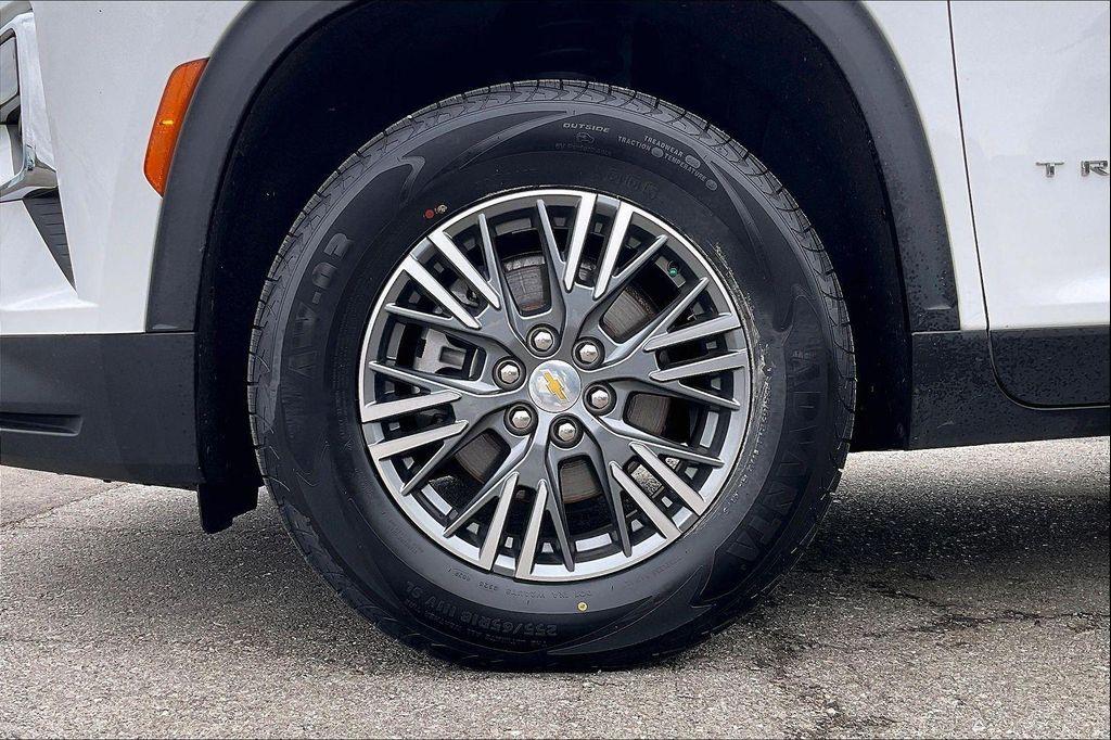 used 2024 Chevrolet Traverse car, priced at $31,000